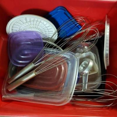 Tub of wire whips & misc. pans
