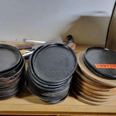 Cast iron plates with some holders