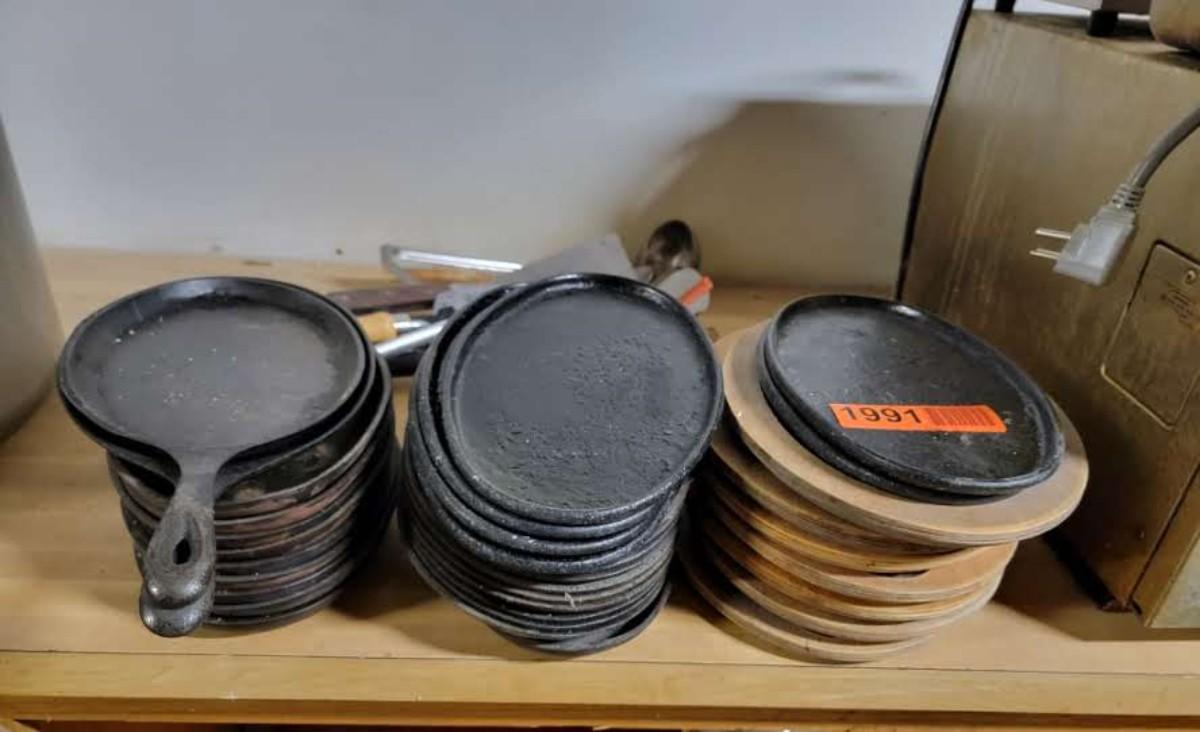 Cast iron plates with some holders