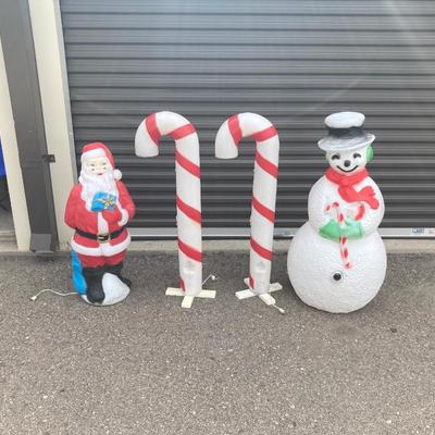 SO COOL VINTAGE CHRISTMAS YARD DECOR