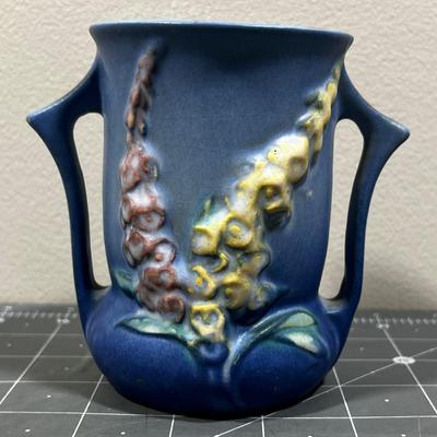 Dainty ROSEVILLE Foxglove Vase