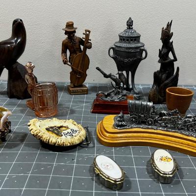 Tray of Miniature / Small Decorative Item