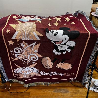 (3) Blanket Throws: Walt Disney World, Christmas, Santa 
