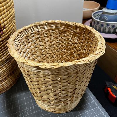 Lot of Large Baskets 