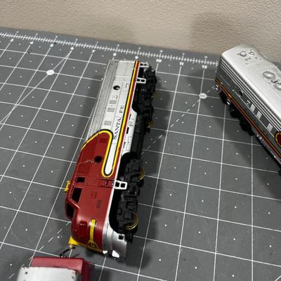 Trains 8  - HO Scale