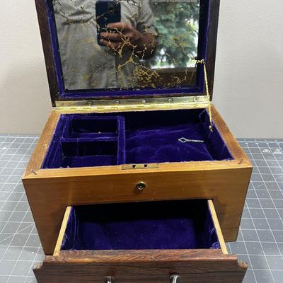 Jewelry Box  Made Walnut Music Jewel Box. 