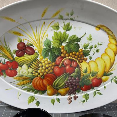 Plastic Trays: Great for Outdoor Eating situations. 