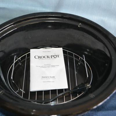 LOT 245. CROCK POT
