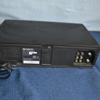 LOT 253. SONY VHS PLAYER