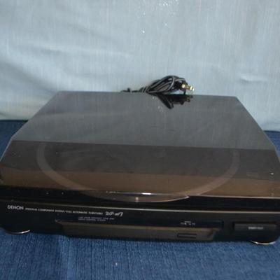 LOT 255. DENON DP-26F TURNTABLE