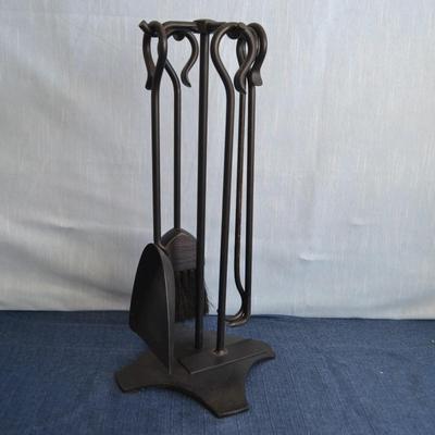 LOT 263. FIRE PLACE TOOLS. 18 INCH TALL