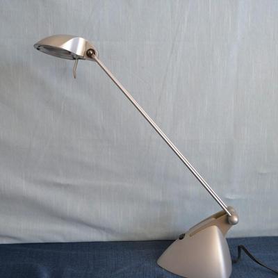 LOT 264    23" TALL DESK LAMP (TAZZ BRAND)