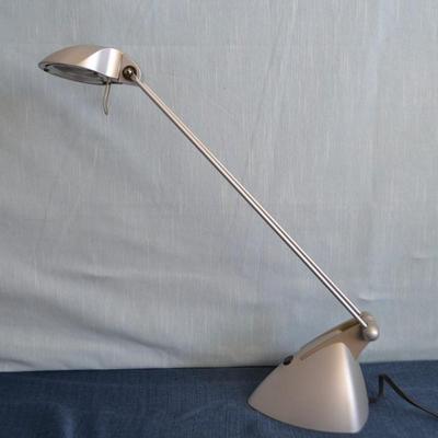 LOT 264    23" TALL DESK LAMP (TAZZ BRAND)