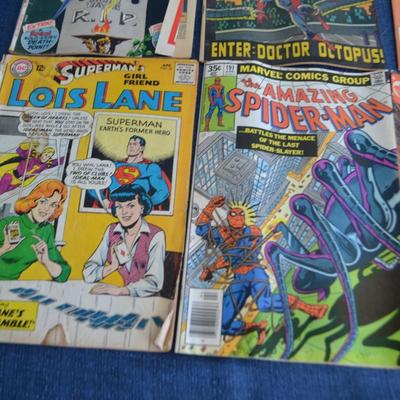 LOT 269 COMIC BOOKS