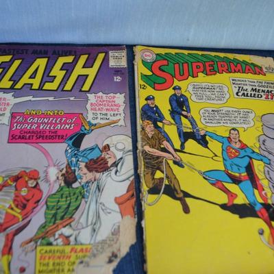 LOT 269 COMIC BOOKS