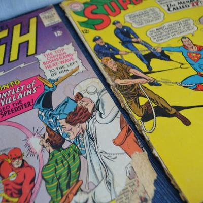 LOT 269 COMIC BOOKS