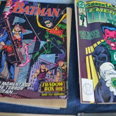 LOT 283 COMIC BOOKS (SEE PICS FOR CONDITION)