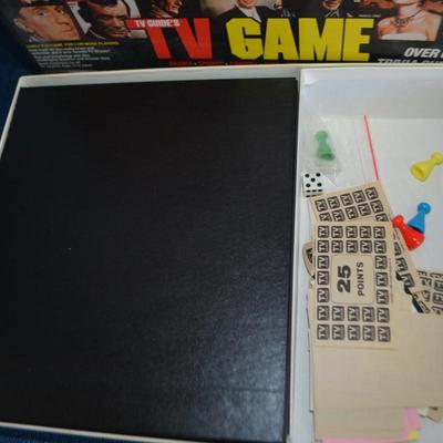 LOT 285. VINTAGE TV GUIDE GAME AND SOLOTAIRE GAME