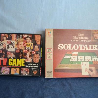 LOT 285. VINTAGE TV GUIDE GAME AND SOLOTAIRE GAME