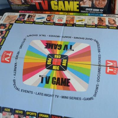 LOT 285. VINTAGE TV GUIDE GAME AND SOLOTAIRE GAME
