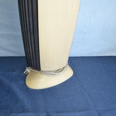 LOT 288. IONIC BREEZE AIR PURIFIER