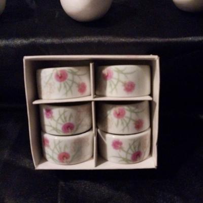 VINTAGE PORCELAIN EGGS-FIGURINE MADE IN JAPAN-