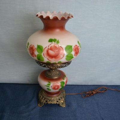 LOT 291. VINTAGE HURRICANE TABLE LAMP (19 INCH TALL)