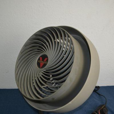LOT 295. VORNADO AIR CIRCULATION FAN