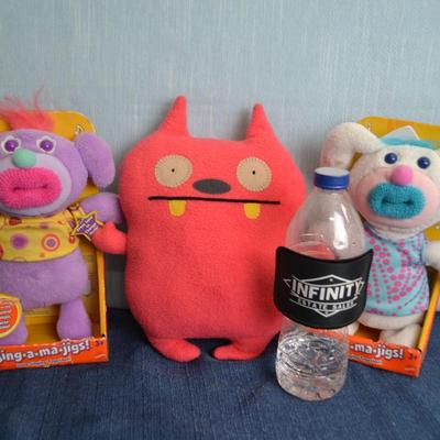 LOT 299. PLUSH TOYS