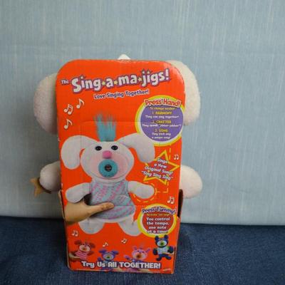 LOT 299. PLUSH TOYS