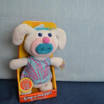LOT 299. PLUSH TOYS