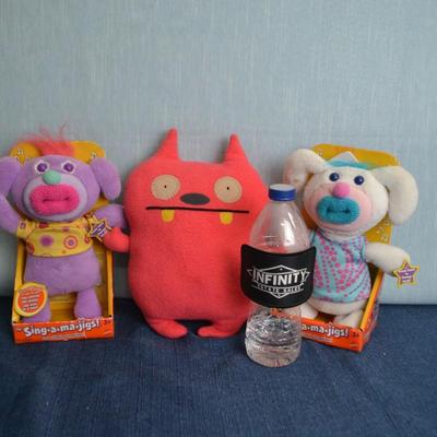 LOT 299. PLUSH TOYS