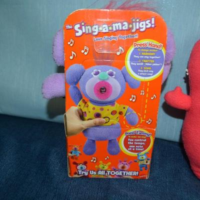 LOT 299. PLUSH TOYS