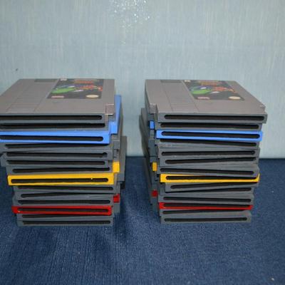 LOT 301. BOOK ENDS SIMULATED VIDEO GAME CARTRIDGES