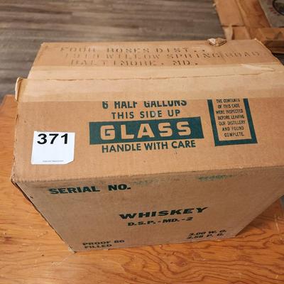 5 Four Roses Whiskey Bottle Banks with Original Baltimore  Box 1960's
