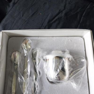 NIB BABY FEEDING SET-FIRST PRINTS FRAME AND LEAD CRYSTAL BOTTLE