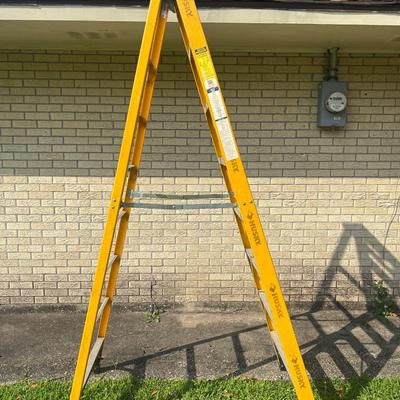 Husky 8â€™ Fiberglass Ladder