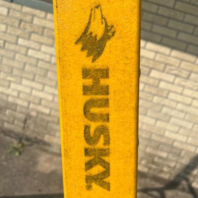 Husky 8â€™ Fiberglass Ladder