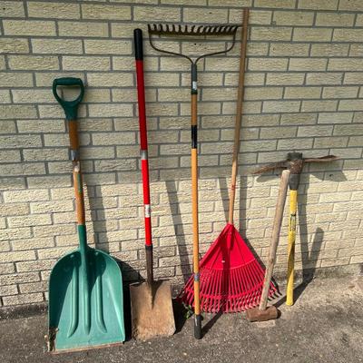 Lot of 6 Outdoor Hand Tools