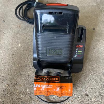 BLACK & DECKER Battery Trimmer & Blower