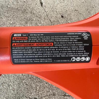 BLACK & DECKER Battery Trimmer & Blower