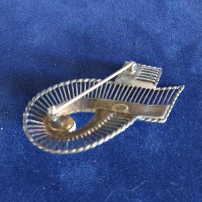 STERLING  SILVER BROOCH WITH PEARL