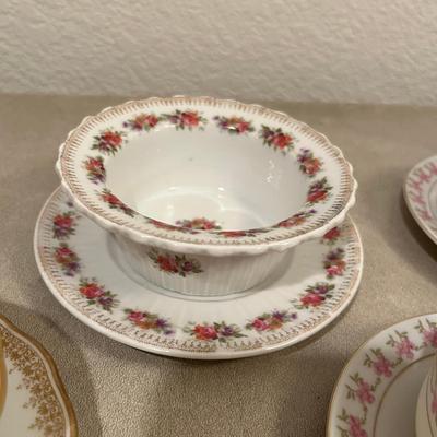 Lot of Ramekins Custard Cups w/ liners