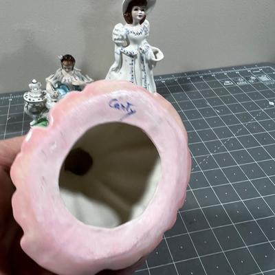 4 Ceramic Figurines 