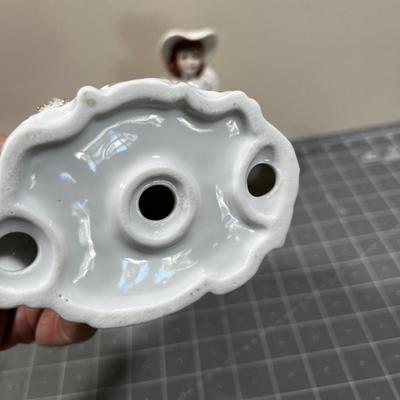 4 Ceramic Figurines 