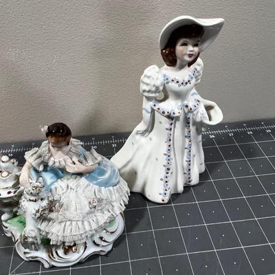 4 Ceramic Figurines 
