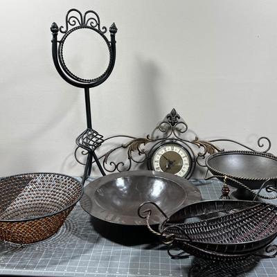 Decorative Metal Ware 6 Pieces 