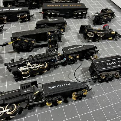 Large Lot of HO Steam Engines 