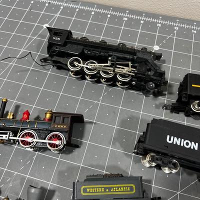 Large Lot of HO Steam Engines 