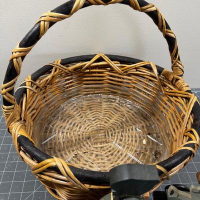 3 WOOD Figurines with a lovely Basket